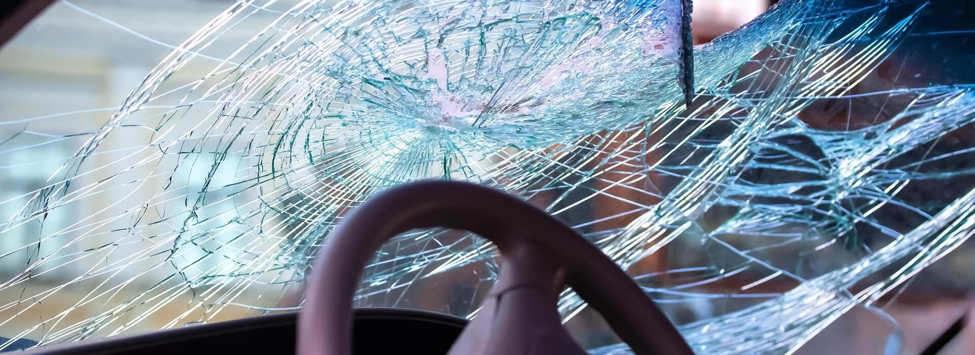 Glass service auto stakla | Funkcija šoferšajbne u slučaju saobraćajne nezgode